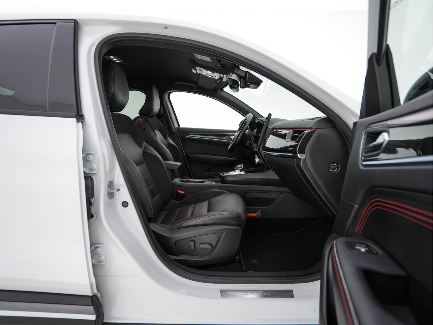 Renault Arkana 1.6 E-Tech Hybrid 145 R.S. Line (INCL-BTW) Aut. *LEATHER-FABRIC | FULL-LED | BLINDSPOT | CAMERA | BOSE-SOUND | HEATED-SPORTSEATS | KEYLESS | AMBIENTLIGHT | DIGI-COCKPIT | PRIVACY-GLASS | NAVI-FULLMAP | ECC | ADAPTIVE-CRUISE