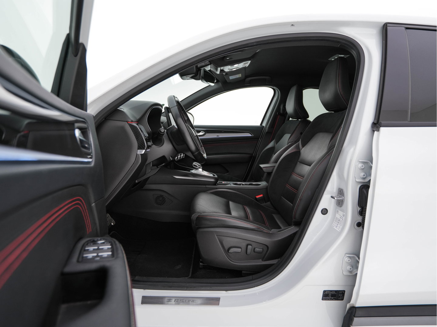 Renault Arkana 1.6 E-Tech Hybrid 145 R.S. Line (INCL-BTW) Aut. *LEATHER-FABRIC | FULL-LED | BLINDSPOT | CAMERA | BOSE-SOUND | HEATED-SPORTSEATS | KEYLESS | AMBIENTLIGHT | DIGI-COCKPIT | PRIVACY-GLASS | NAVI-FULLMAP | ECC | ADAPTIVE-CRUISE