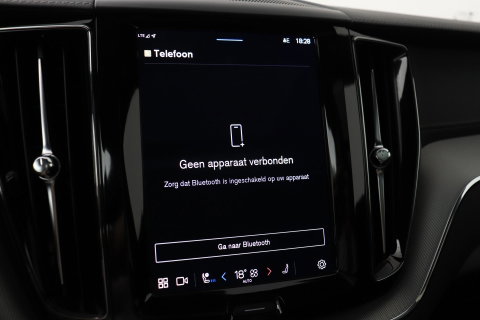 Volvo XC60 T6 Plug-in hybrid Ultra Black Edition | ACC | Luchtvering | Trekhaak | Bowers&Wilkins | 360° Camera | Stoelmassage | Panoramadak | Head-Up