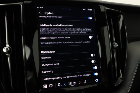 Volvo XC60 T6 Plug-in hybrid Ultra Black Edition | ACC | Luchtvering | Trekhaak | Bowers&Wilkins | 360° Camera | Stoelmassage | Panoramadak | Head-Up