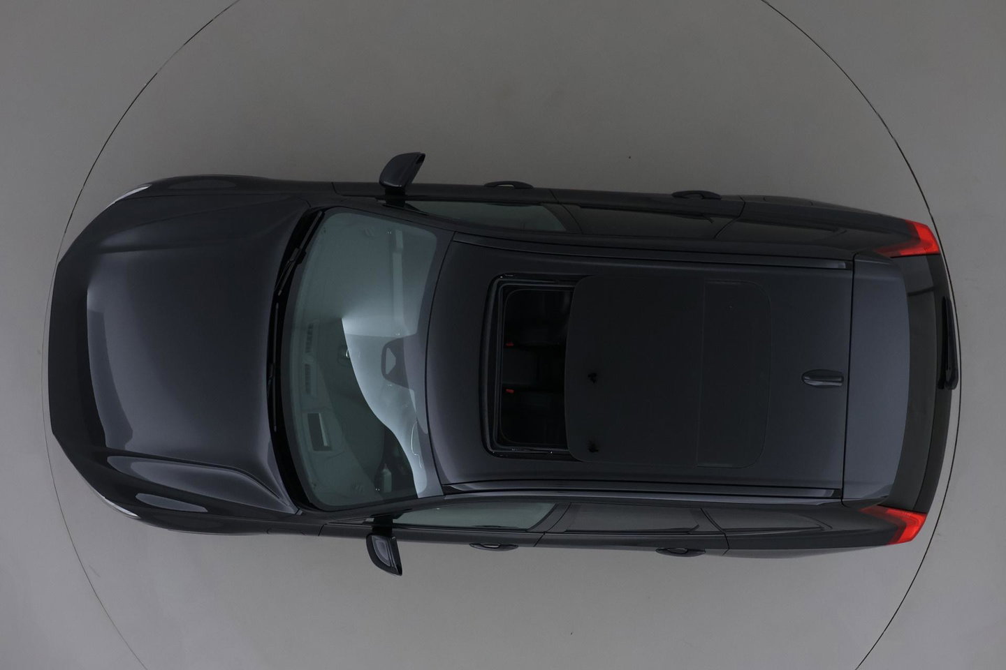 Volvo XC60 T6 Plug-in hybrid Ultra Black Edition | ACC | Luchtvering | Trekhaak | Bowers&Wilkins | 360° Camera | Stoelmassage | Panoramadak | Head-Up