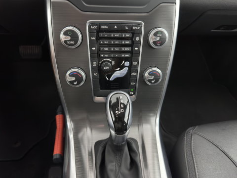 Volvo XC70 2.0 D4 FWD Momentum *LEATHER | NAVI-FULLMAP | HEATED-COMFORTSEATS | ECC | PDC | CRUISE | 17''ALU | TOWBAR*