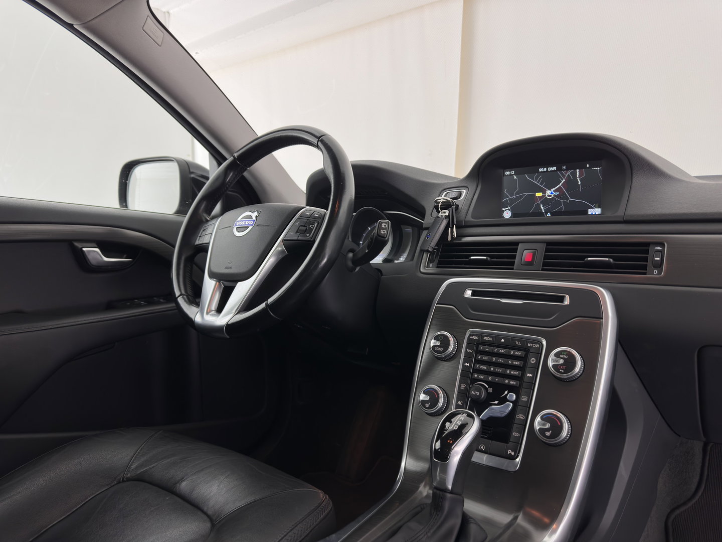 Volvo XC70 2.0 D4 FWD Momentum *LEATHER | NAVI-FULLMAP | HEATED-COMFORTSEATS | ECC | PDC | CRUISE | 17''ALU | TOWBAR*