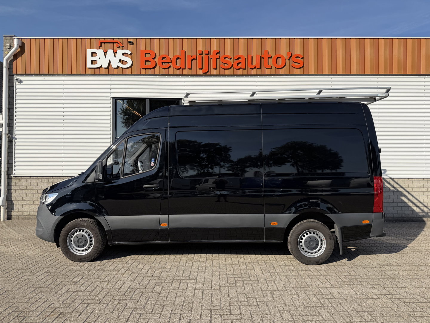 Mercedes-Benz Sprinter 315 1.9 CDI L2H2 RWD Functional / vaste prijs rijklaar € 27.950 ex btw / euro 6 / bpm vrij / imperial + trap / ingerichte laadruimte / lease vanaf € 456