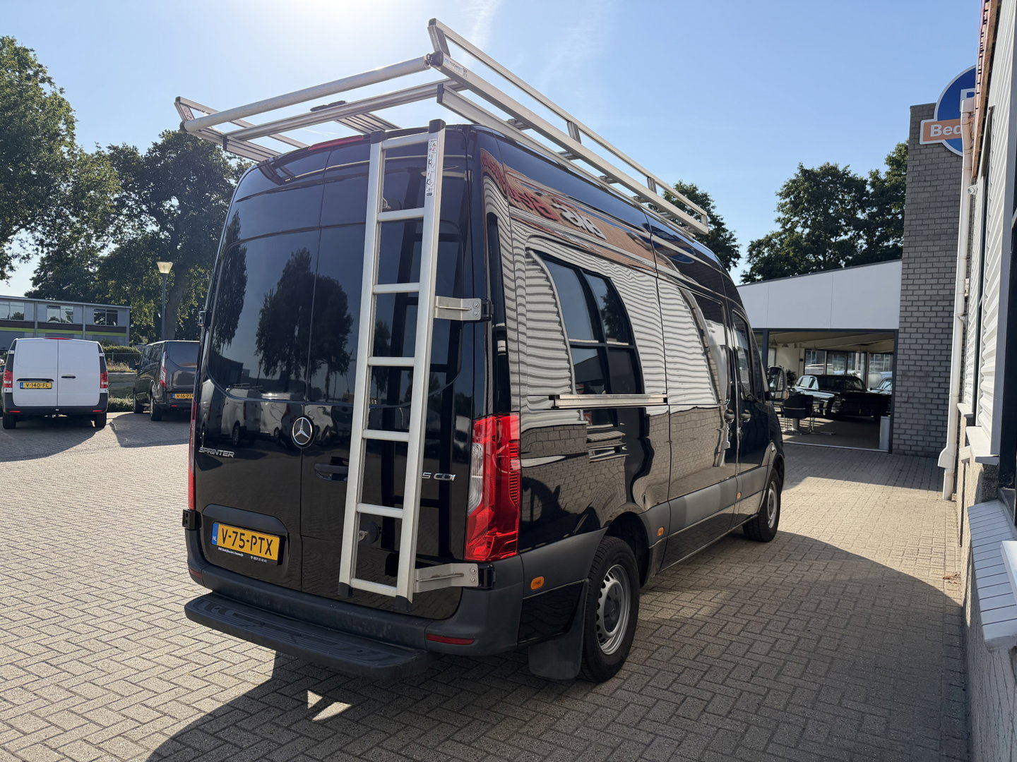 Mercedes-Benz Sprinter 315 1.9 CDI L2H2 RWD Functional / vaste prijs rijklaar € 27.950 ex btw / euro 6 / bpm vrij / imperial + trap / ingerichte laadruimte / lease vanaf € 456
