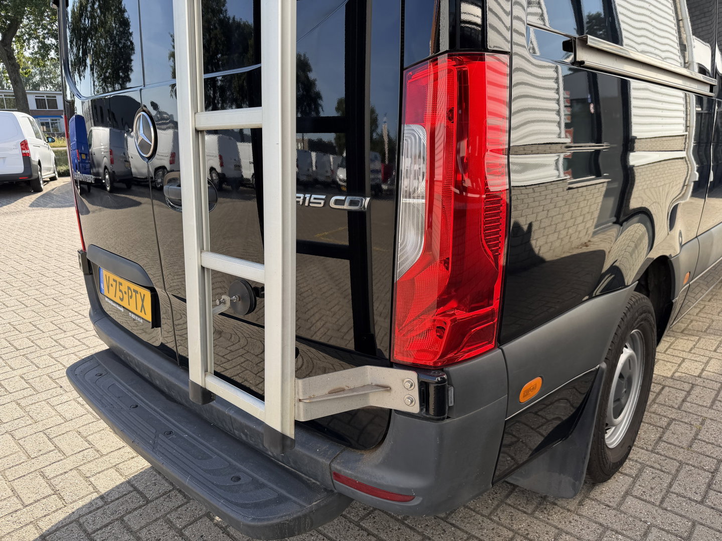 Mercedes-Benz Sprinter 315 1.9 CDI L2H2 RWD Functional / vaste prijs rijklaar € 27.950 ex btw / euro 6 / bpm vrij / imperial + trap / ingerichte laadruimte / lease vanaf € 456