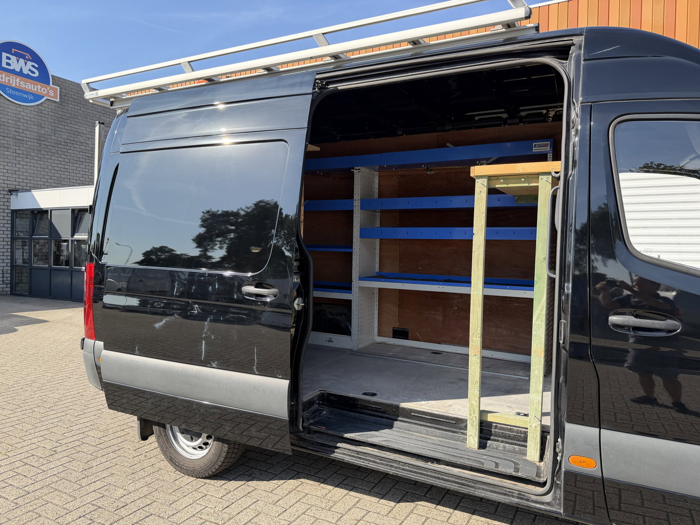 Mercedes-Benz Sprinter 315 1.9 CDI L2H2 RWD Functional / vaste prijs rijklaar € 27.950 ex btw / euro 6 / bpm vrij / imperial + trap / ingerichte laadruimte / lease vanaf € 456