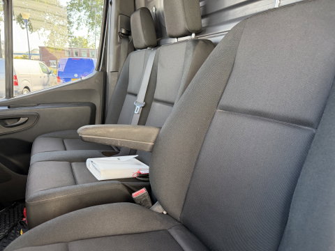 Mercedes-Benz Sprinter 315 1.9 CDI L2H2 RWD Functional / vaste prijs rijklaar € 27.950 ex btw / euro 6 / bpm vrij / imperial + trap / ingerichte laadruimte / lease vanaf € 456