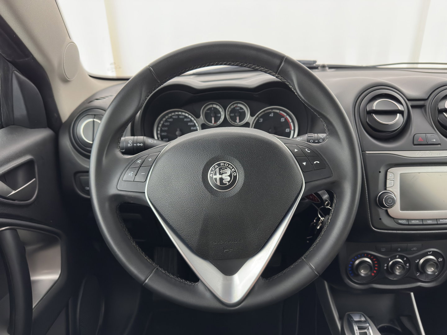 Alfa Romeo MiTo 1.3 JTDm ECO *NAVI-FULLMAP | AIRCO | DAB | PDC | SPORT-SEATS | TOWBAR*
