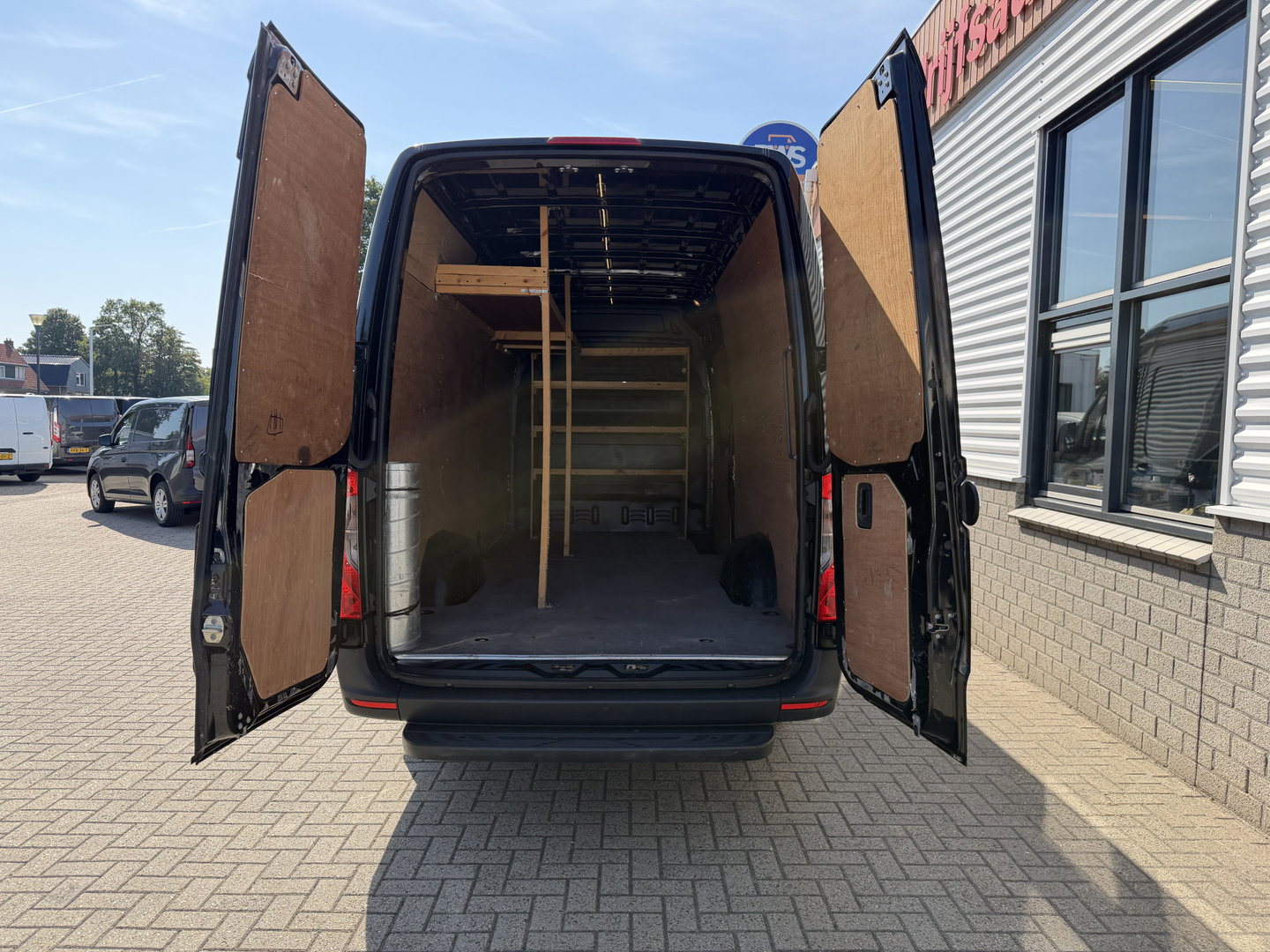 Mercedes-Benz Sprinter 315 1.9 CDI L3H2 RWD / vaste prijs rijklaar € 28.950 ex btw / euro 6 / bpm vrij / kan omgekeurd worden naar 3500 kg trekhaak ! / climate control / lease vanaf € 473