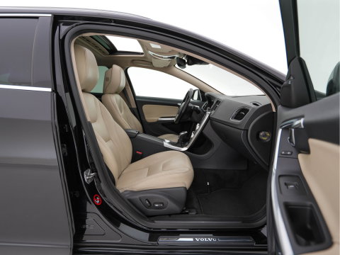 Volvo V60 2.4 D6 Twin Engine Summum Aut. *PANO | LEATHER | XENON | ADAPTIVE-CRUISE | HARMAN/KARDON | BLIS | MEMORY-PACK | HEATED-COMFORTSEATS | CAMERA | PRIVACY-GLASS | NAVI-FULLMAP | ECC | PDC | 17''ALU | TOWBAR*