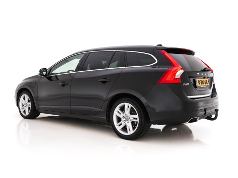 Volvo V60 2.4 D6 Twin Engine Summum Aut. *PANO | LEATHER | XENON | ADAPTIVE-CRUISE | HARMAN/KARDON | BLIS | MEMORY-PACK | HEATED-COMFORTSEATS | CAMERA | PRIVACY-GLASS | NAVI-FULLMAP | ECC | PDC | 17''ALU | TOWBAR*