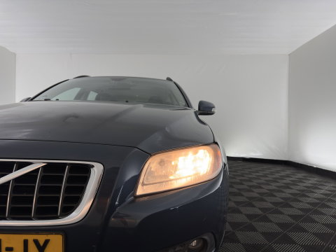 Volvo V70 2.0 Momentum *LEATHER | NAVI-FULLMAP | ECC | PDC | CRUISE | COMFORT-SEATS | 16''ALU | TOWBAR*