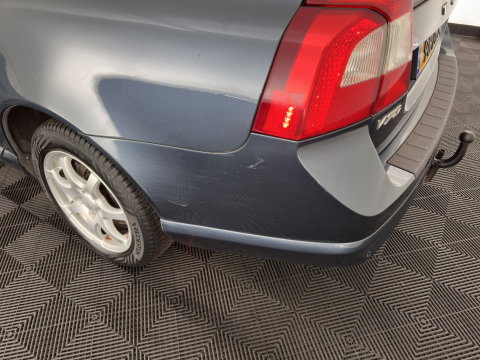 Volvo V70 2.0 Momentum *LEATHER | NAVI-FULLMAP | ECC | PDC | CRUISE | COMFORT-SEATS | 16''ALU | TOWBAR*