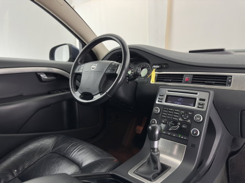 Volvo V70 2.0 Momentum *LEATHER | NAVI-FULLMAP | ECC | PDC | CRUISE | COMFORT-SEATS | 16''ALU | TOWBAR*
