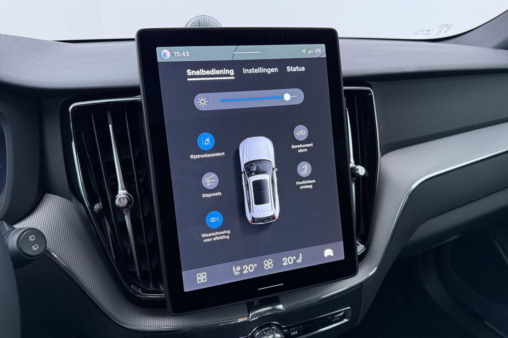 Volvo XC60 T6 Plug-in hybrid Plus Black Edition | ACC | Bowers&Wilkins | Panoramadak | Trekhaak | 360° Camera | Massage+Ventilatie | Head-Up | 21 Inch