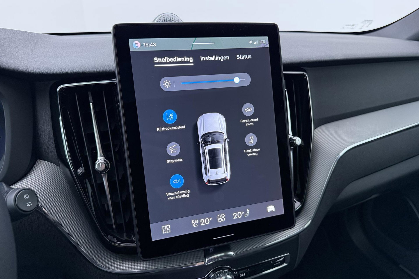 Volvo XC60 T6 Plug-in hybrid Plus Black Edition | ACC | Bowers&Wilkins | Panoramadak | Trekhaak | 360° Camera | Massage+Ventilatie | Head-Up | 21 Inch