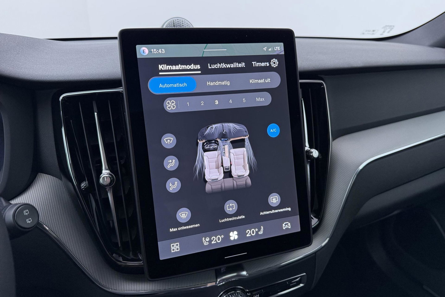 Volvo XC60 T6 Plug-in hybrid Plus Black Edition | ACC | Bowers&Wilkins | Panoramadak | Trekhaak | 360° Camera | Massage+Ventilatie | Head-Up | 21 Inch