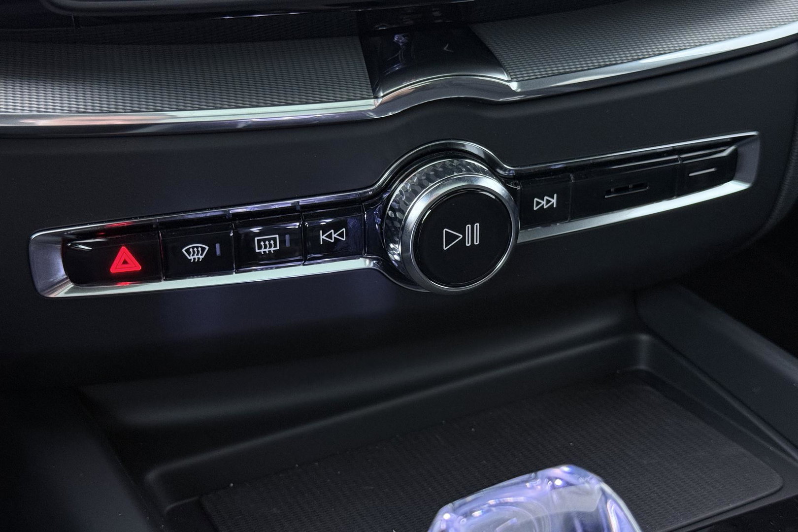 Volvo XC60 T6 Plug-in hybrid Plus Black Edition | ACC | Bowers&Wilkins | Panoramadak | Trekhaak | 360° Camera | Massage+Ventilatie | Head-Up | 21 Inch