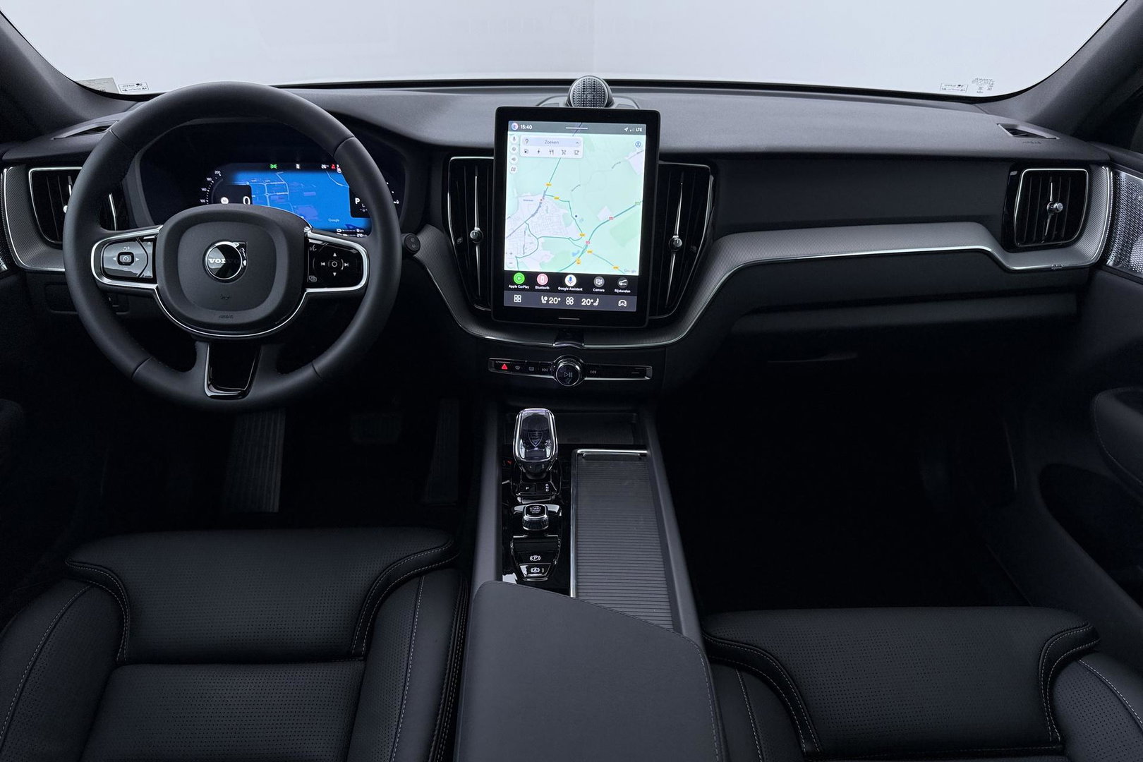Volvo XC60 T6 Plug-in hybrid Plus Black Edition | ACC | Bowers&Wilkins | Panoramadak | Trekhaak | 360° Camera | Massage+Ventilatie | Head-Up | 21 Inch