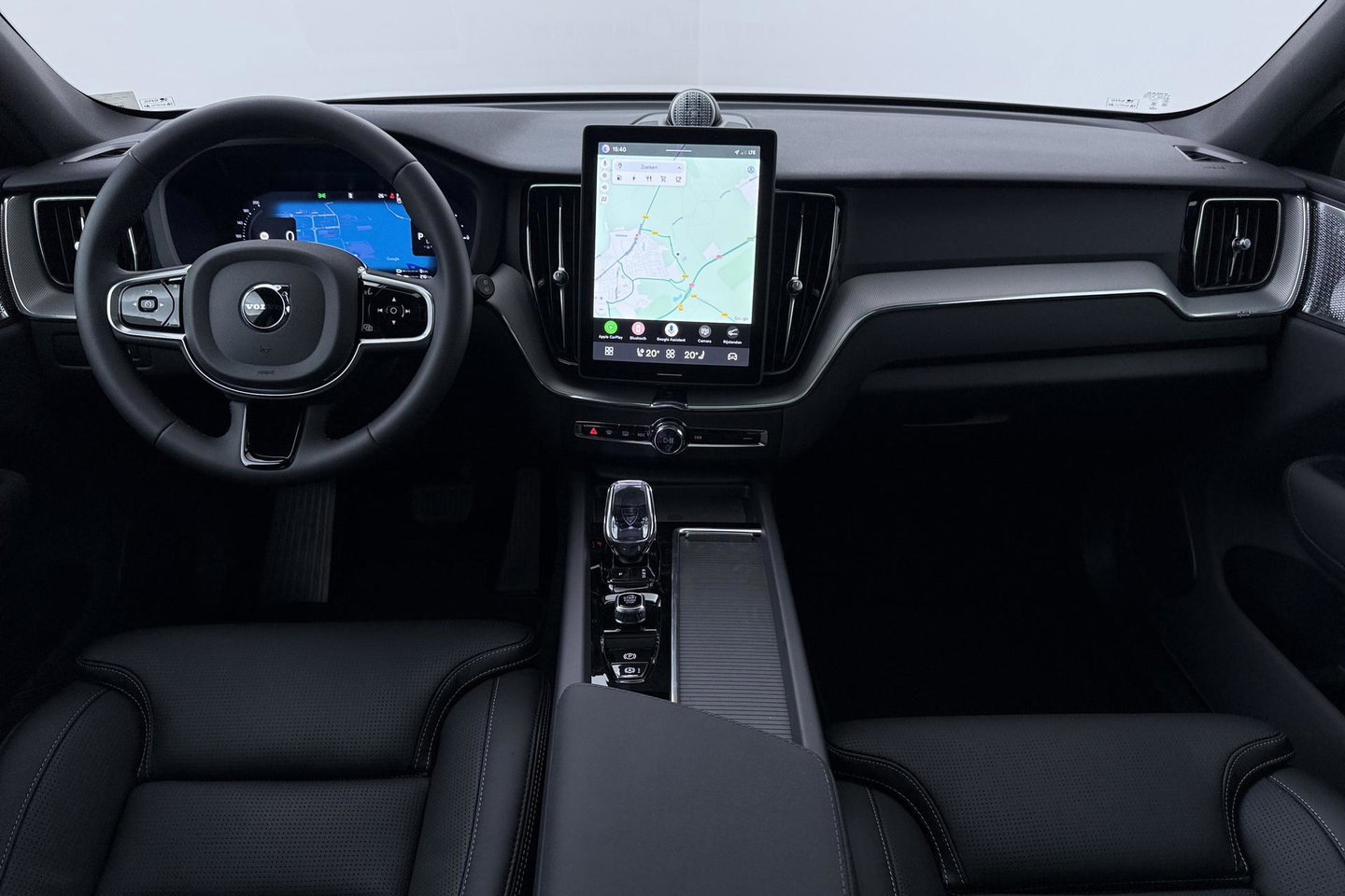 Volvo XC60 T6 Plug-in hybrid Plus Black Edition | ACC | Bowers&Wilkins | Panoramadak | Trekhaak | 360° Camera | Massage+Ventilatie | Head-Up | 21 Inch
