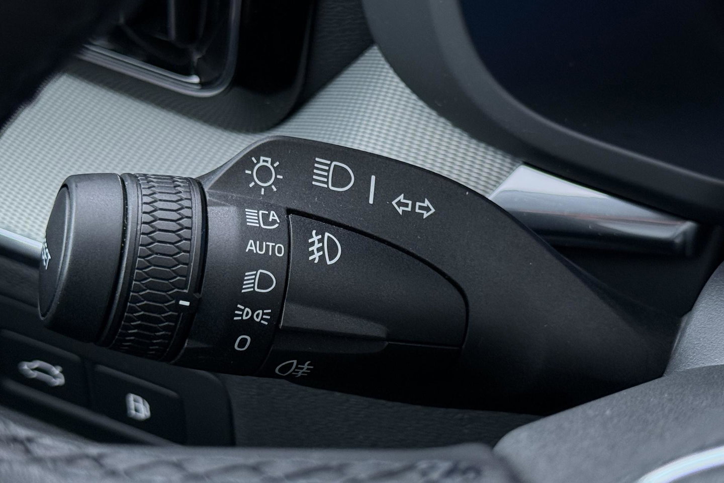 Volvo XC60 T6 Plug-in hybrid Plus Black Edition | ACC | Bowers&Wilkins | Panoramadak | Trekhaak | 360° Camera | Massage+Ventilatie | Head-Up | 21 Inch
