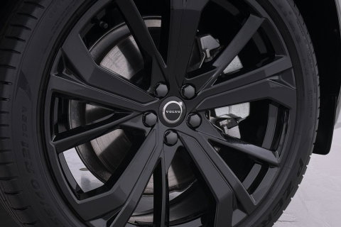 Volvo XC60 T6 Plug-in hybrid Plus Black Edition | ACC | Bowers&Wilkins | Panoramadak | Trekhaak | 360° Camera | Massage+Ventilatie | Head-Up | 21 Inch