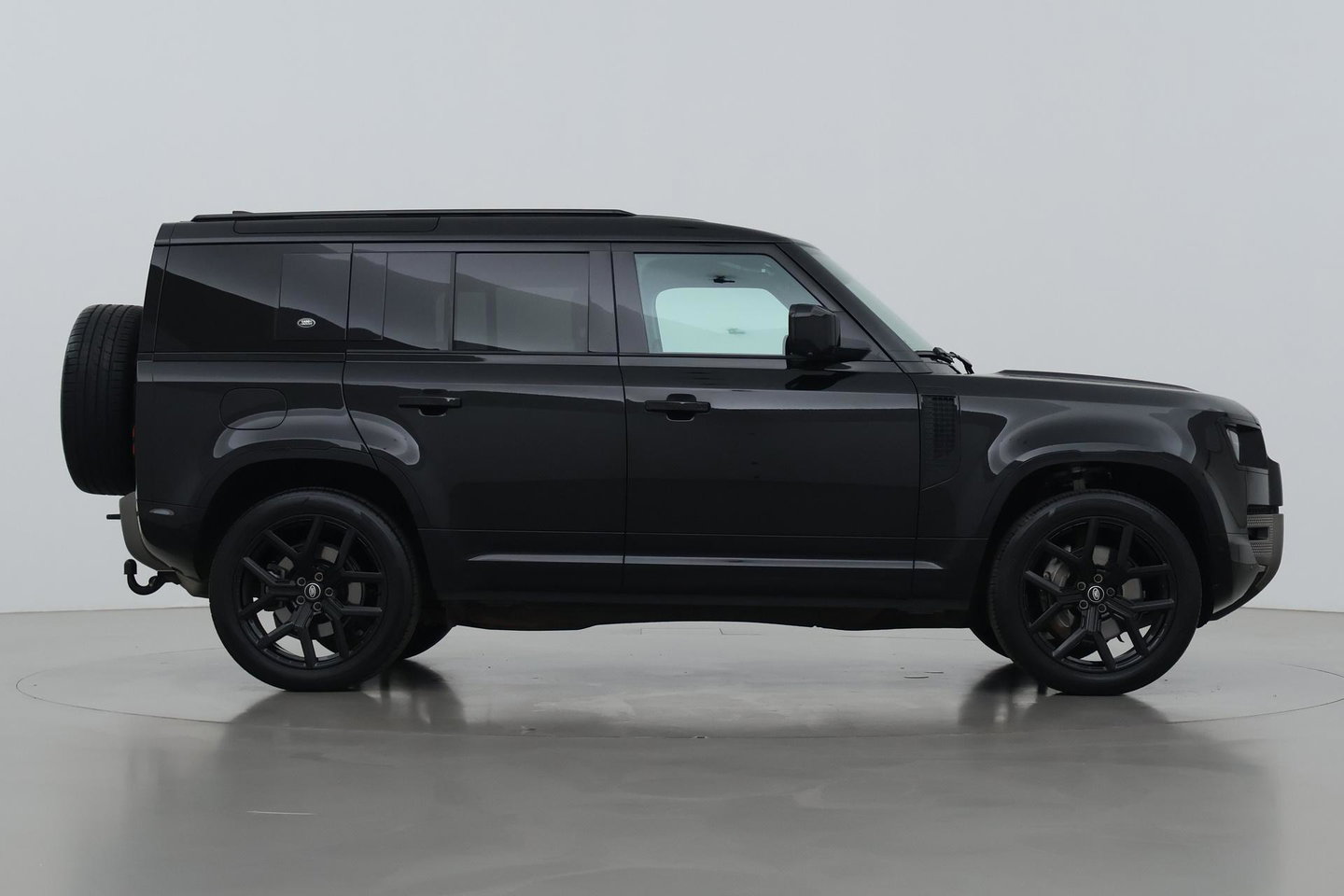 Land Rover Defender 110 2.0 P400e 110 HSE | Luchtvering | Trekhaak | Meridian | Koelbox | 22 Inch Urban | 360° Camera