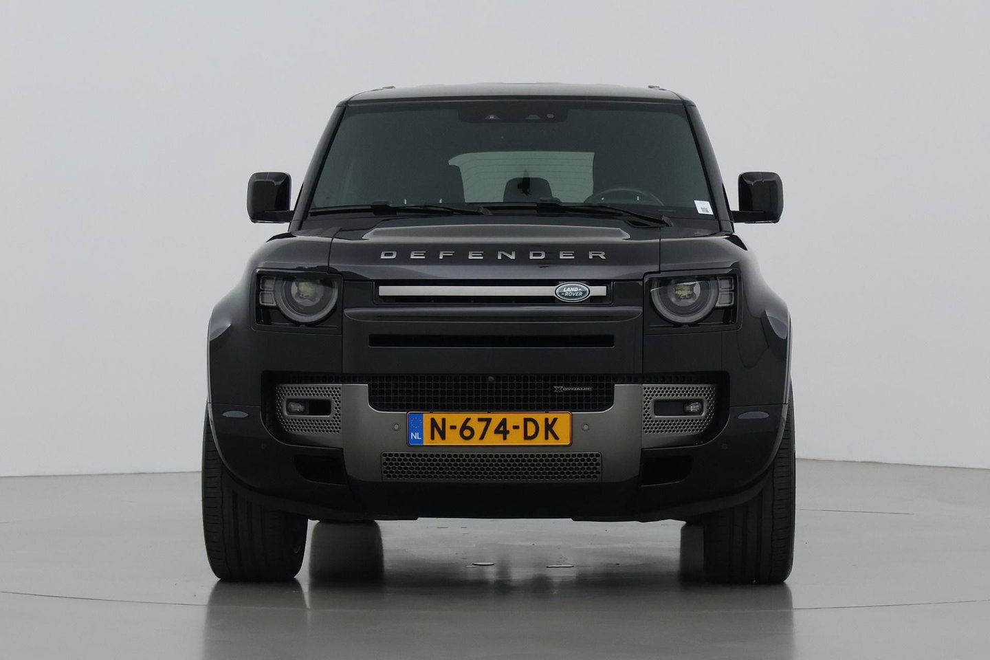 Land Rover Defender 110 2.0 P400e 110 HSE | Luchtvering | Trekhaak | Meridian | Koelbox | 22 Inch Urban | 360° Camera