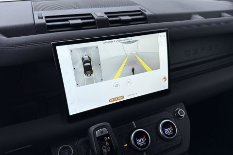 Land Rover Defender 110 2.0 P400e 110 HSE | Luchtvering | Trekhaak | Meridian | Koelbox | 22 Inch Urban | 360° Camera