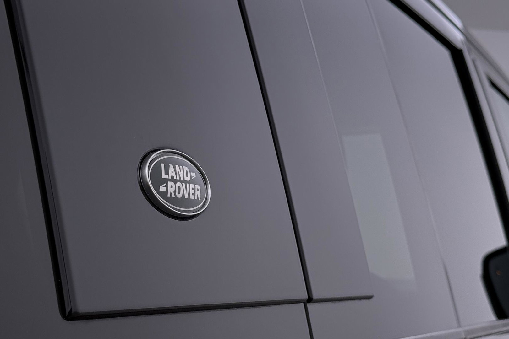 Land Rover Defender 110 2.0 P400e 110 HSE | Luchtvering | Trekhaak | Meridian | Koelbox | 22 Inch Urban | 360° Camera