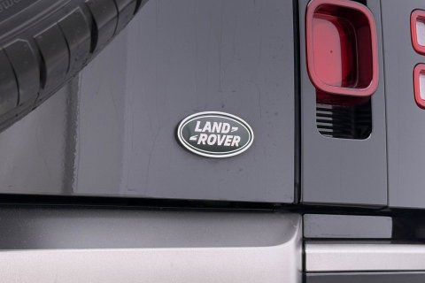 Land Rover Defender 110 2.0 P400e 110 HSE | Luchtvering | Trekhaak | Meridian | Koelbox | 22 Inch Urban | 360° Camera
