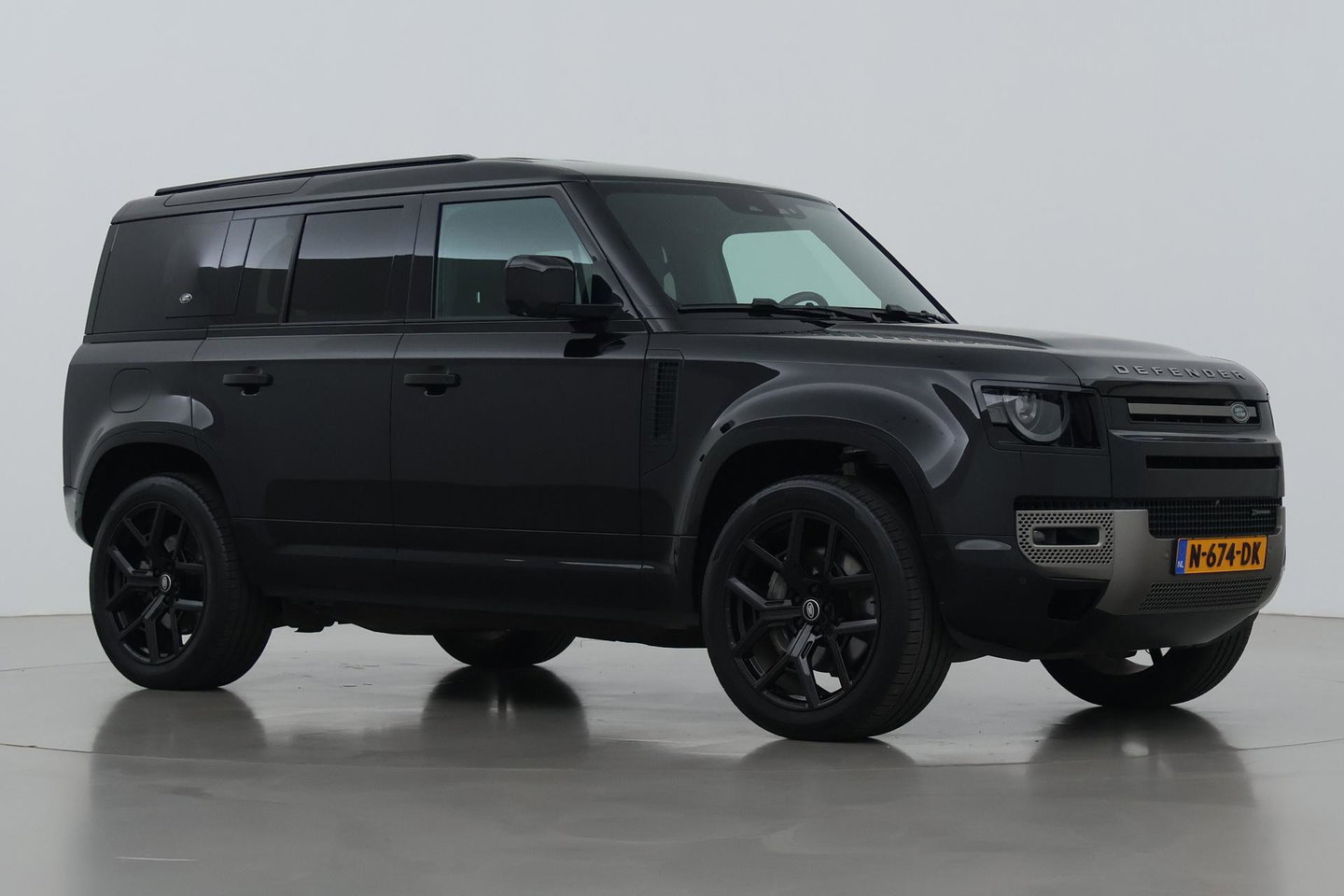 Land Rover Defender 110 2.0 P400e 110 HSE | Luchtvering | Trekhaak | Meridian | Koelbox | 22 Inch Urban | 360° Camera