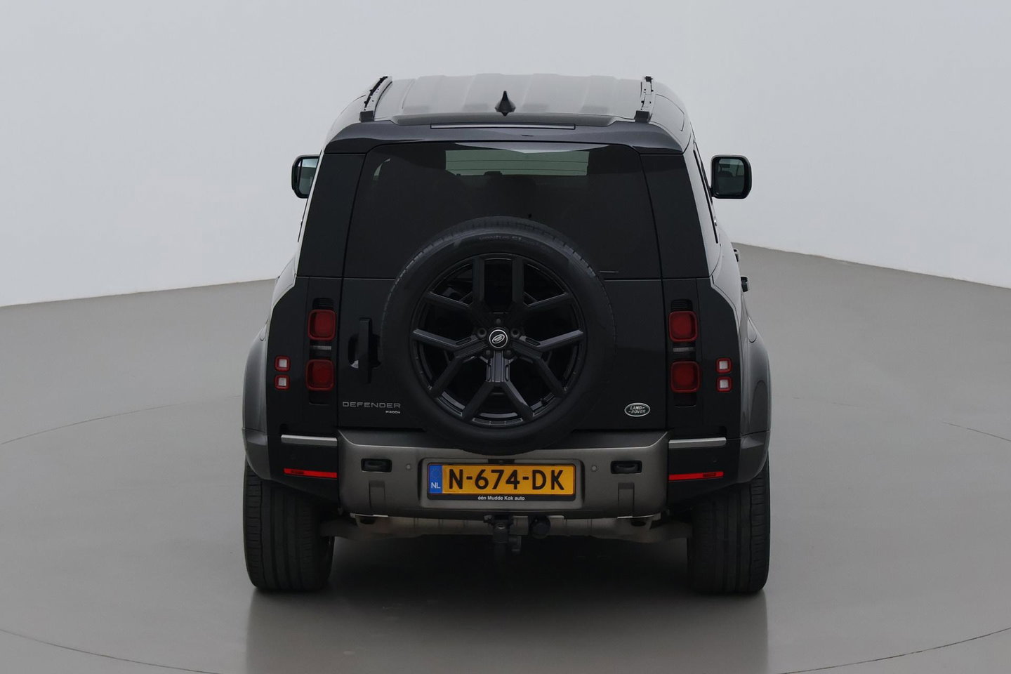 Land Rover Defender 110 2.0 P400e 110 HSE | Luchtvering | Trekhaak | Meridian | Koelbox | 22 Inch Urban | 360° Camera