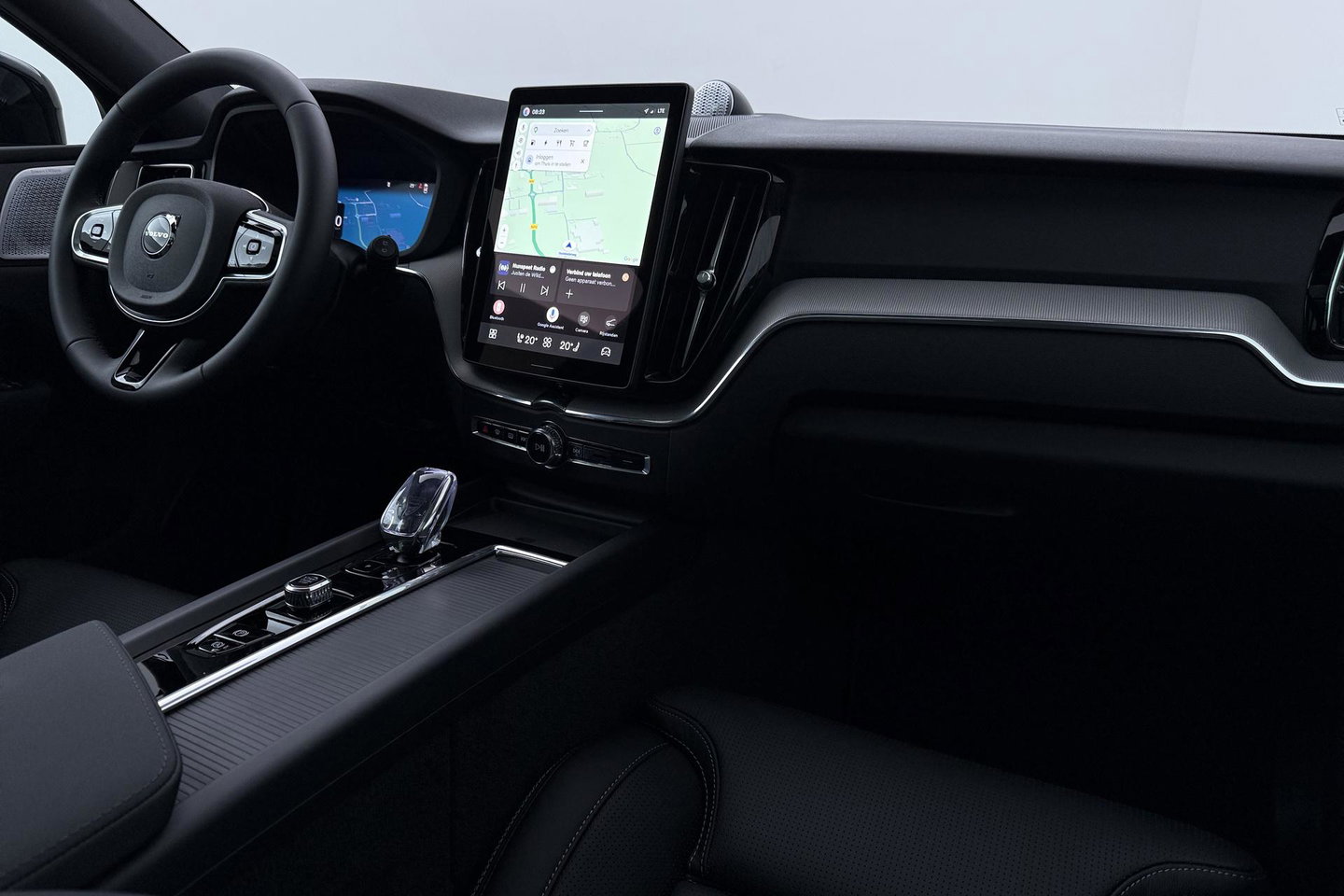 Volvo XC60 T6 Plug-in hybrid Plus Black Edition | ACC | Bowers&Wilkins | Panoramadak | Trekhaak | 360° Camera | Massage+Ventilatie | Head-Up | 21 Inch