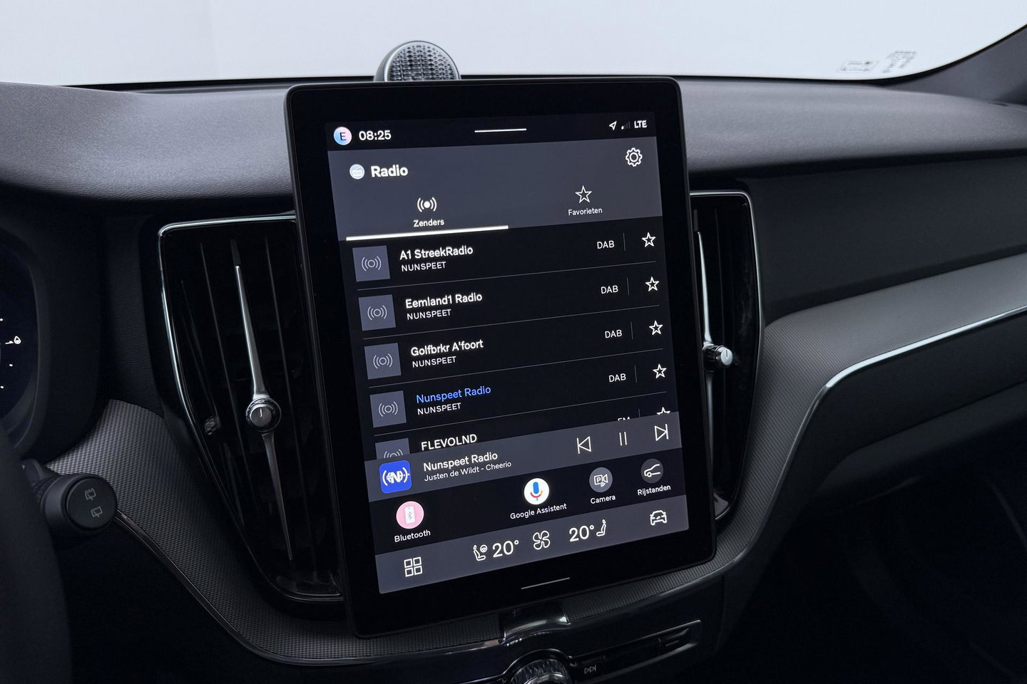 Volvo XC60 T6 Plug-in hybrid Plus Black Edition | ACC | Bowers&Wilkins | Panoramadak | Trekhaak | 360° Camera | Massage+Ventilatie | Head-Up | 21 Inch