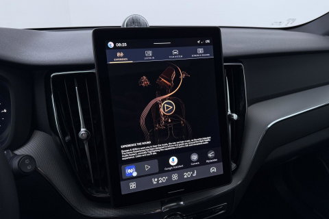Volvo XC60 T6 Plug-in hybrid Plus Black Edition | ACC | Bowers&Wilkins | Panoramadak | Trekhaak | 360° Camera | Massage+Ventilatie | Head-Up | 21 Inch