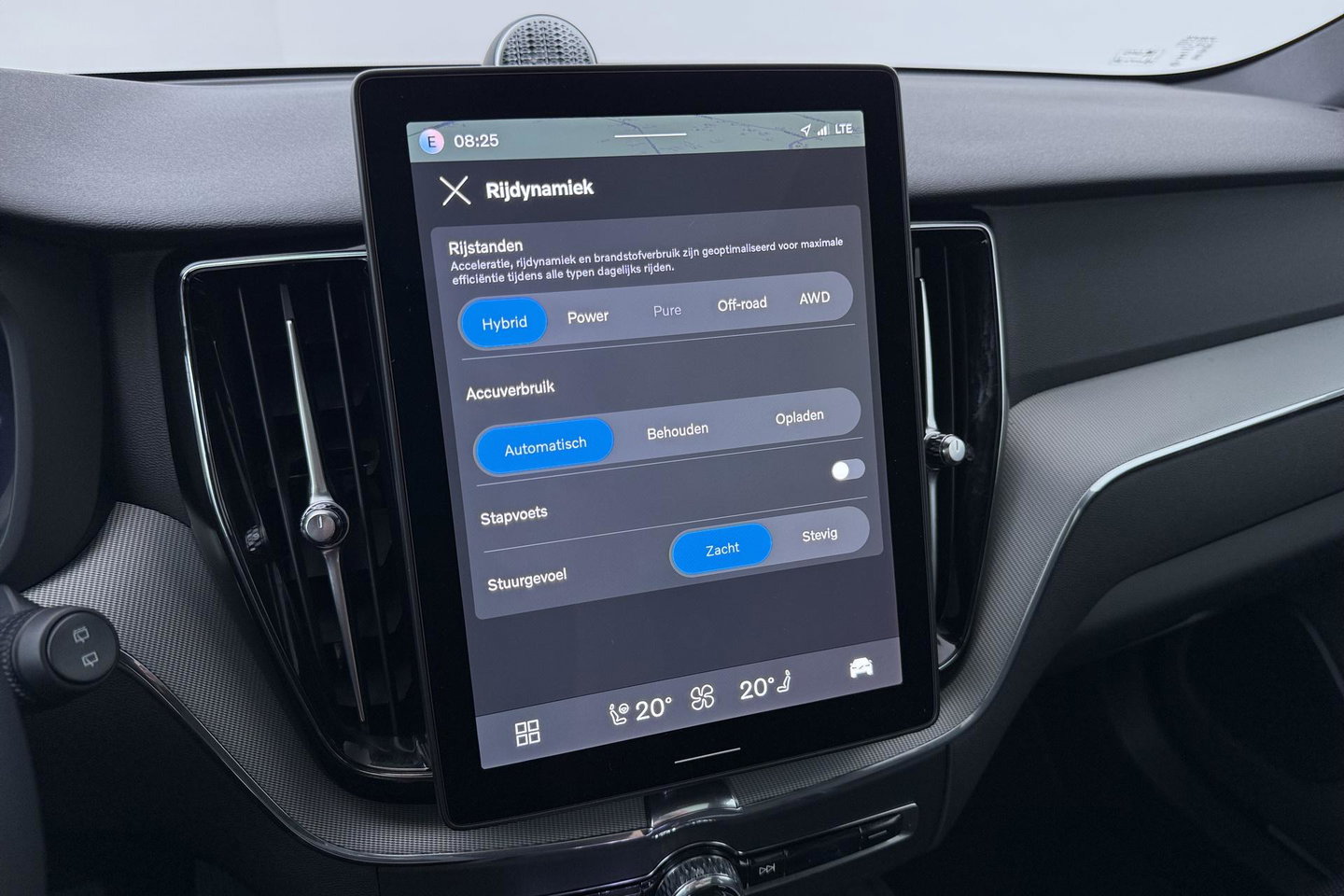 Volvo XC60 T6 Plug-in hybrid Plus Black Edition | ACC | Bowers&Wilkins | Panoramadak | Trekhaak | 360° Camera | Massage+Ventilatie | Head-Up | 21 Inch