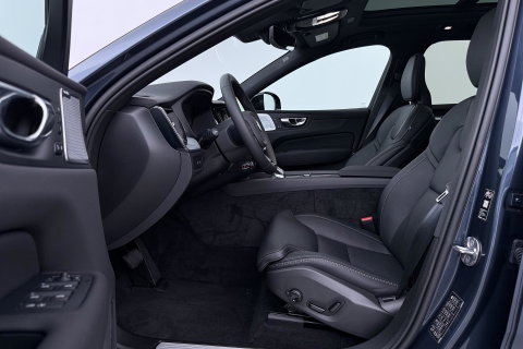 Volvo XC60 T6 Plug-in hybrid Plus Black Edition | ACC | Bowers&Wilkins | Panoramadak | Trekhaak | 360° Camera | Massage+Ventilatie | Head-Up | 21 Inch