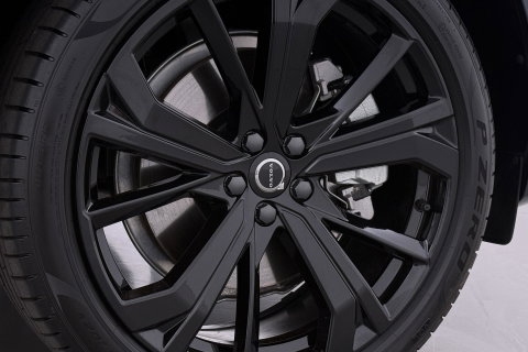 Volvo XC60 T6 Plug-in hybrid Plus Black Edition | ACC | Bowers&Wilkins | Panoramadak | Trekhaak | 360° Camera | Massage+Ventilatie | Head-Up | 21 Inch