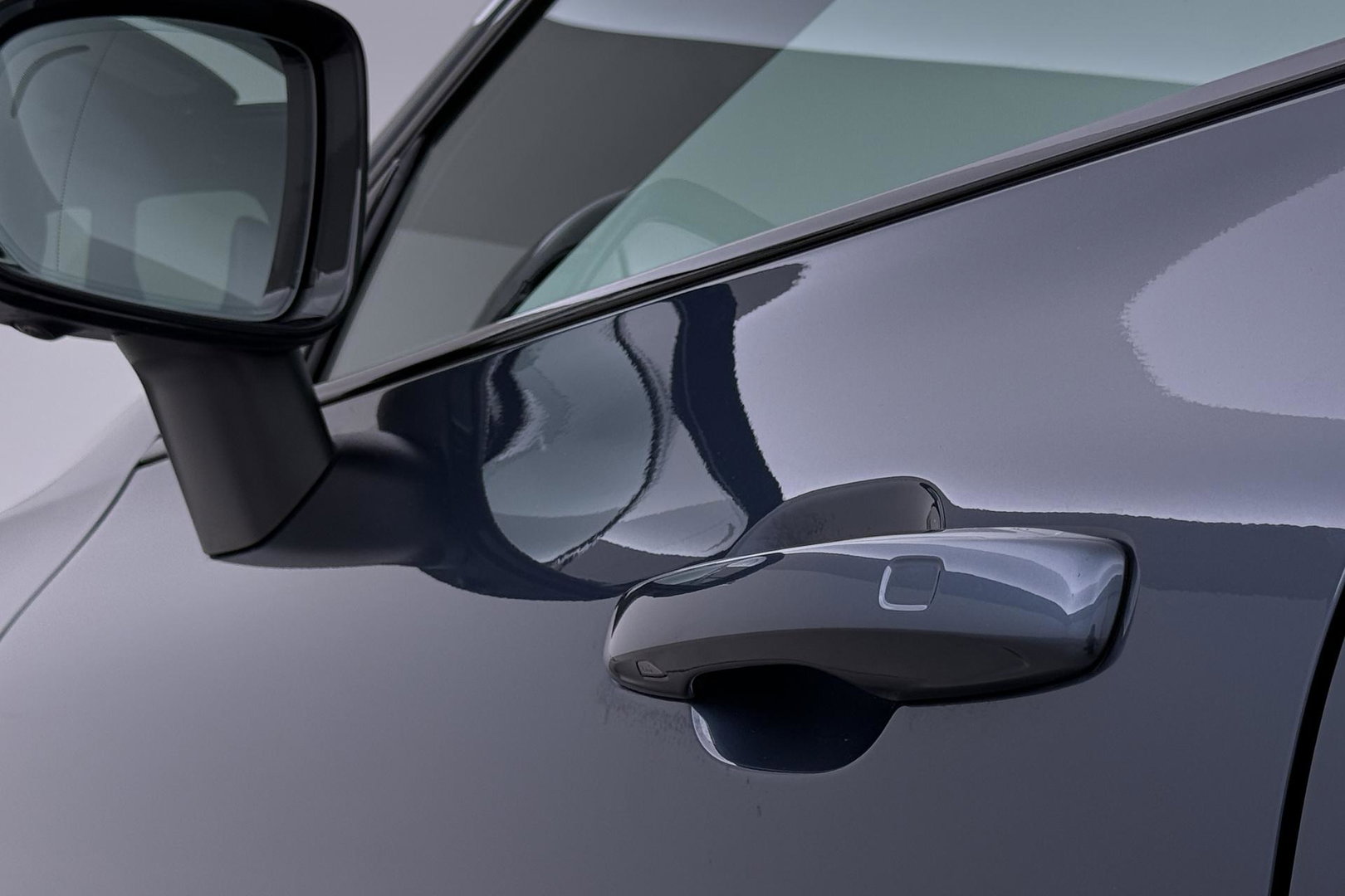 Volvo XC60 T6 Plug-in hybrid Plus Black Edition | ACC | Bowers&Wilkins | Panoramadak | Trekhaak | 360° Camera | Massage+Ventilatie | Head-Up | 21 Inch