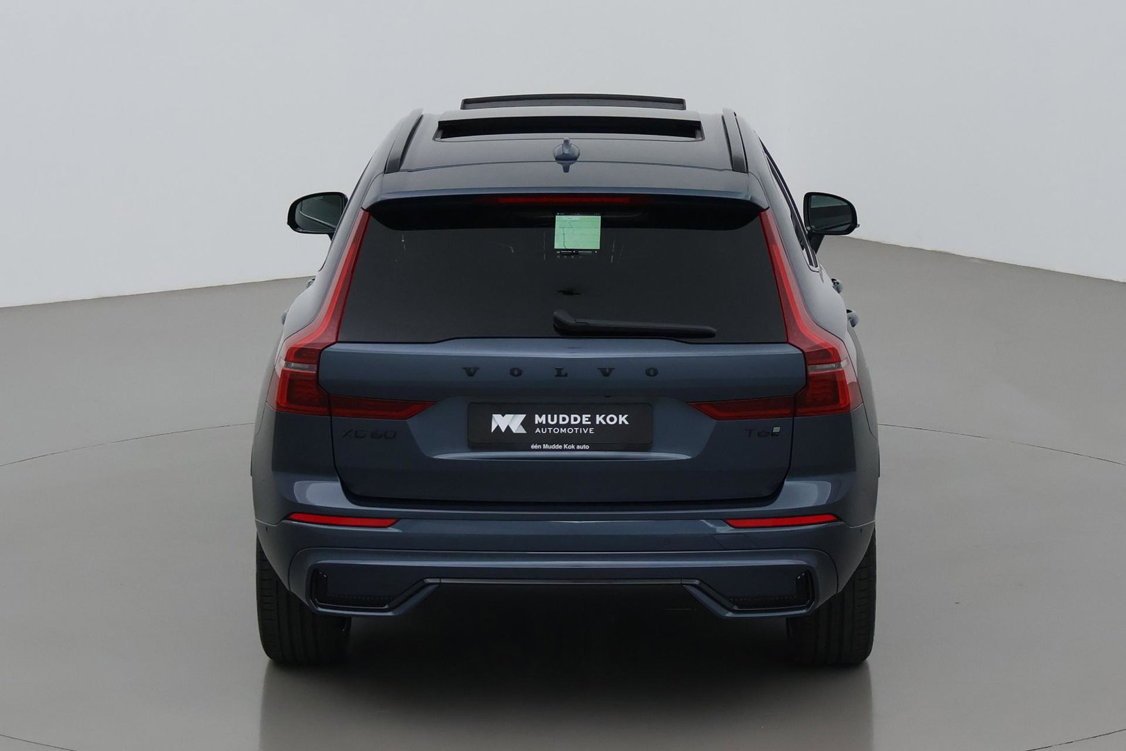 Volvo XC60 T6 Plug-in hybrid Plus Black Edition | ACC | Bowers&Wilkins | Panoramadak | Trekhaak | 360° Camera | Massage+Ventilatie | Head-Up | 21 Inch