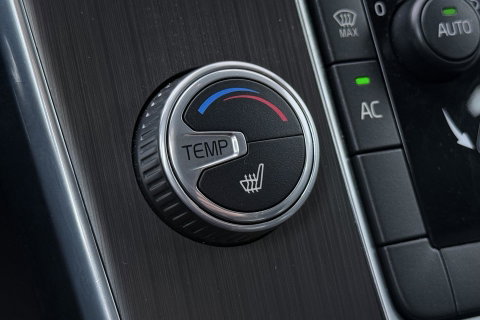 Volvo V60 Cross Country 2.0 T5 Summum | Dual Xenon | Trekhaak | Navigatie | Stoelverwarming | Leder | Parkeersensoren | 17 Inch