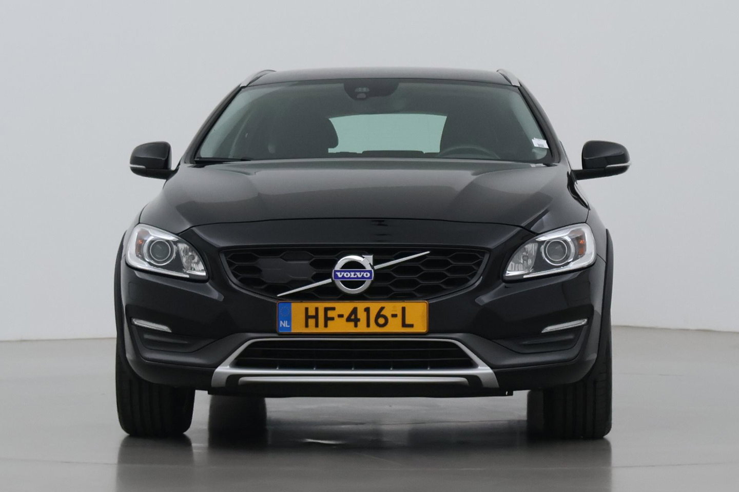 Volvo V60 Cross Country 2.0 T5 Summum | Dual Xenon | Trekhaak | Navigatie | Stoelverwarming | Leder | Parkeersensoren | 17 Inch