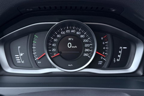 Volvo V60 Cross Country 2.0 T5 Summum | Dual Xenon | Trekhaak | Navigatie | Stoelverwarming | Leder | Parkeersensoren | 17 Inch