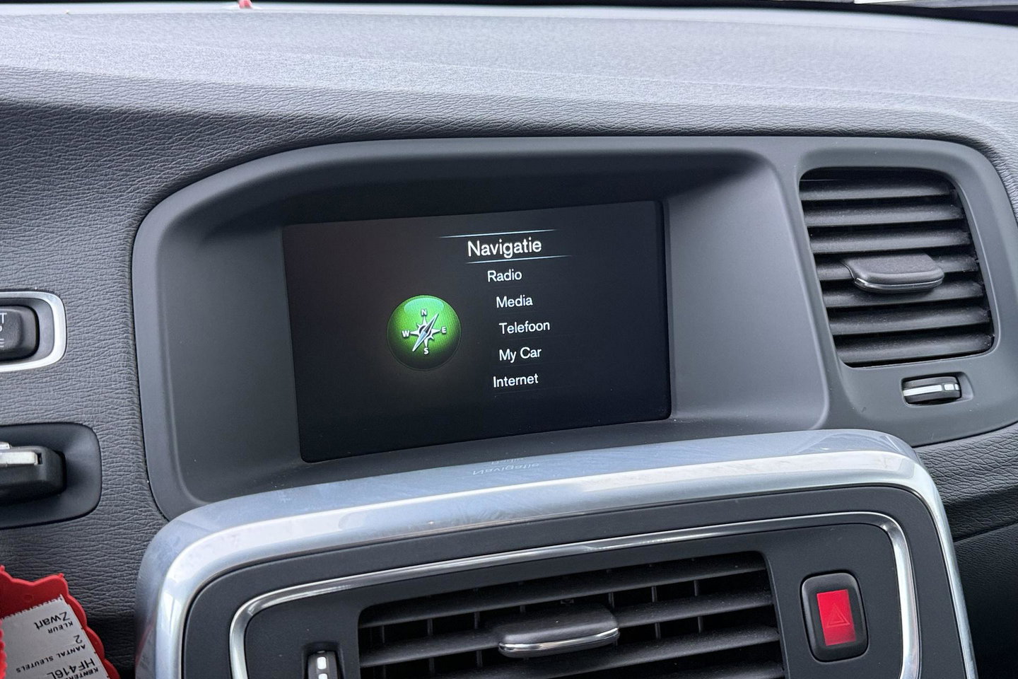 Volvo V60 Cross Country 2.0 T5 Summum | Dual Xenon | Trekhaak | Navigatie | Stoelverwarming | Leder | Parkeersensoren | 17 Inch