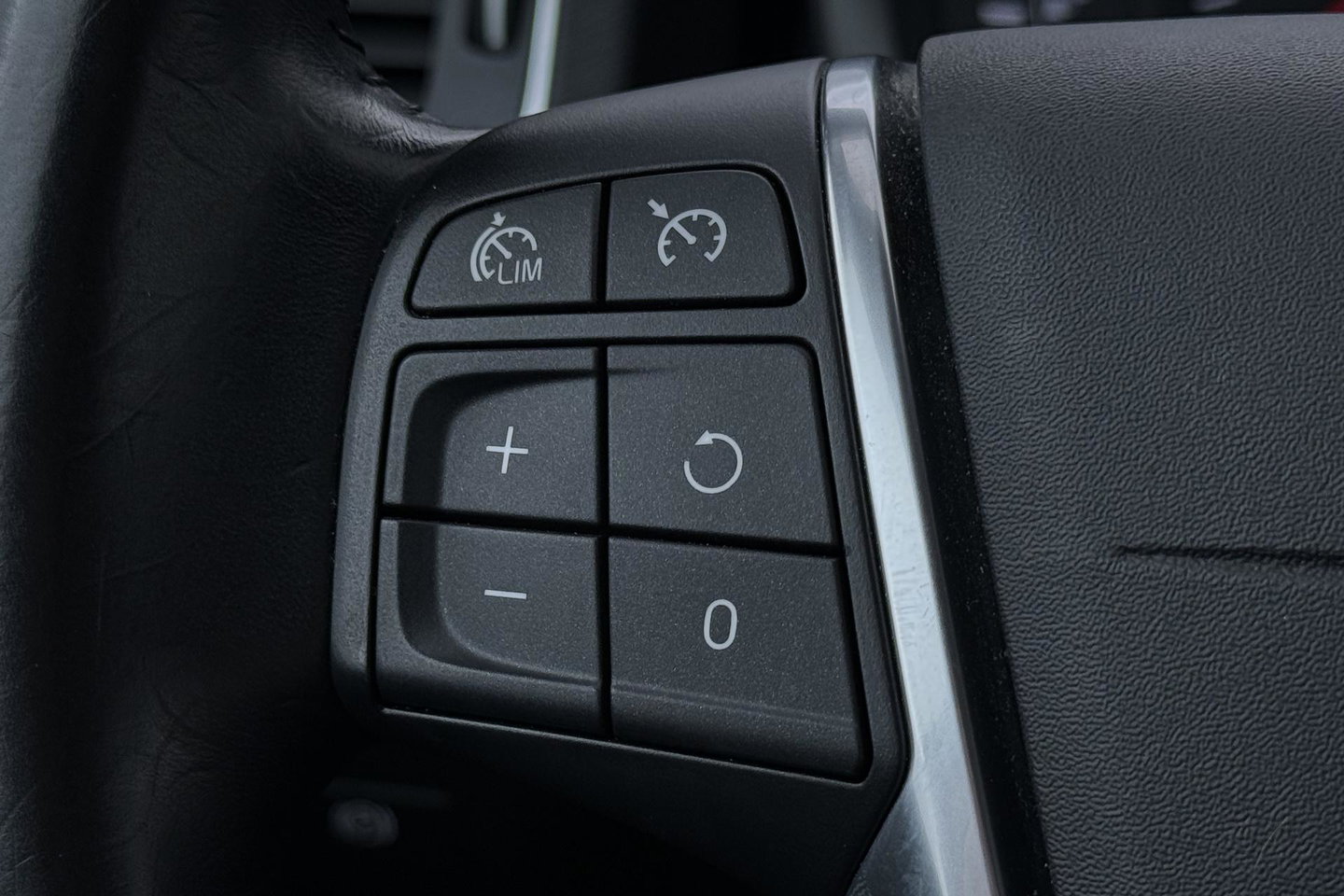 Volvo V60 Cross Country 2.0 T5 Summum | Dual Xenon | Trekhaak | Navigatie | Stoelverwarming | Leder | Parkeersensoren | 17 Inch