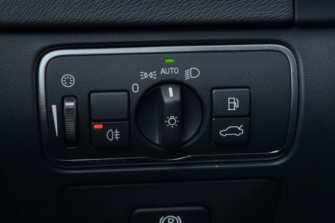 Volvo V60 Cross Country 2.0 T5 Summum | Dual Xenon | Trekhaak | Navigatie | Stoelverwarming | Leder | Parkeersensoren | 17 Inch