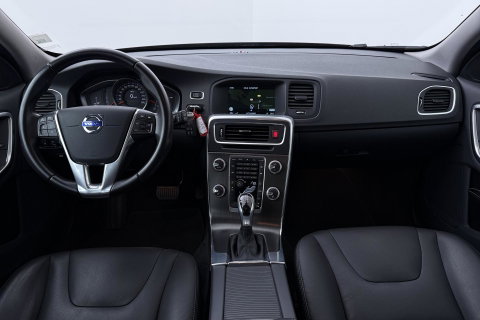 Volvo V60 Cross Country 2.0 T5 Summum | Dual Xenon | Trekhaak | Navigatie | Stoelverwarming | Leder | Parkeersensoren | 17 Inch