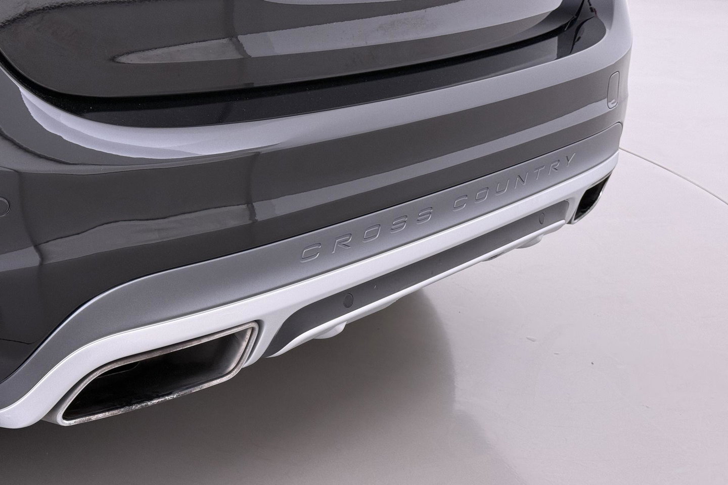Volvo V60 Cross Country 2.0 T5 Summum | Dual Xenon | Trekhaak | Navigatie | Stoelverwarming | Leder | Parkeersensoren | 17 Inch